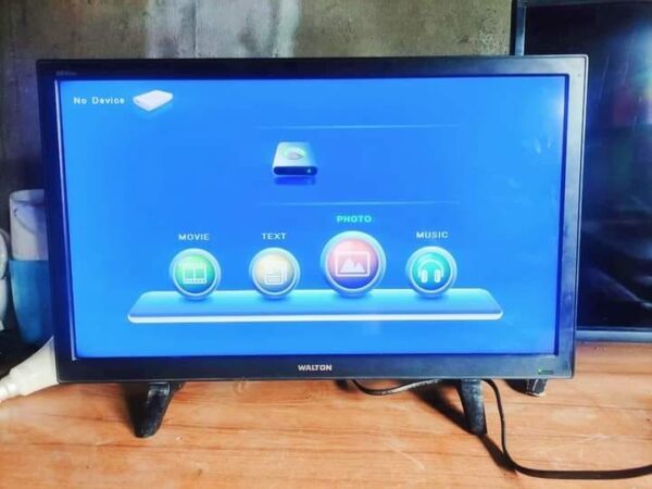 Walton 24″ LED non smart Tv জরুরী বিক্রয় হবে,শাপলা রংপুর।