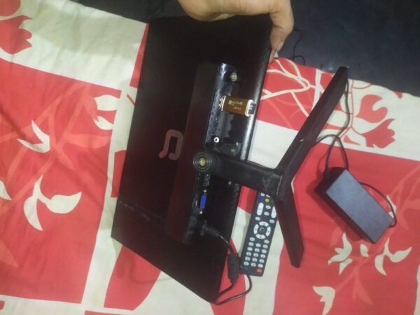 TV + monitor টি বিক্রয় করা হবে ফুলতলা খুলনা ।