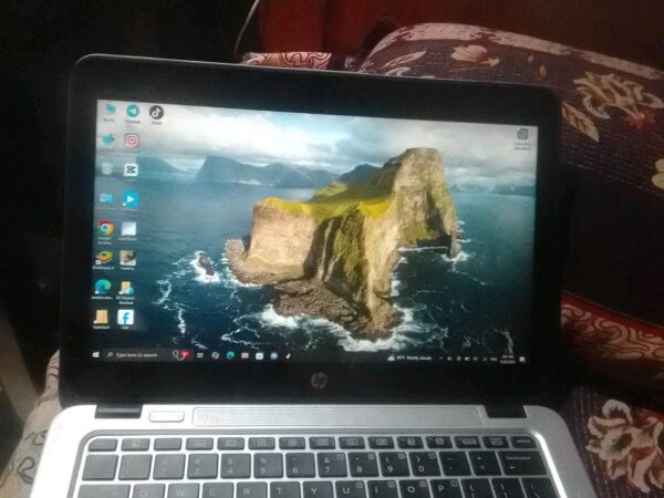 HP 820 G3 i5 6th feres leptob 8 Gb ram used for sale at Mithapukur in Rangpur.