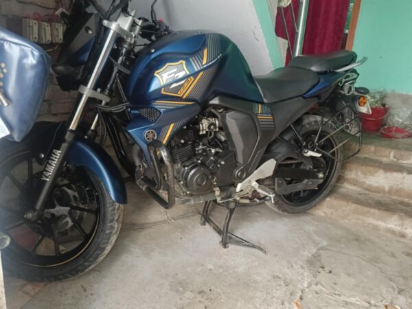 FZV2 Modal Used Motorcycle Full tiptop condition sale in Bogra.