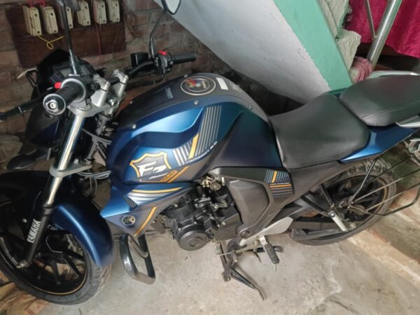 FZV2 Modal Used Motorcycle Full tiptop condition sale in Bogra.