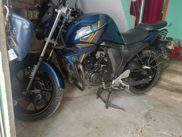 FZV2 Modal Used Motorcycle Full tiptop condition sale in Bogra.