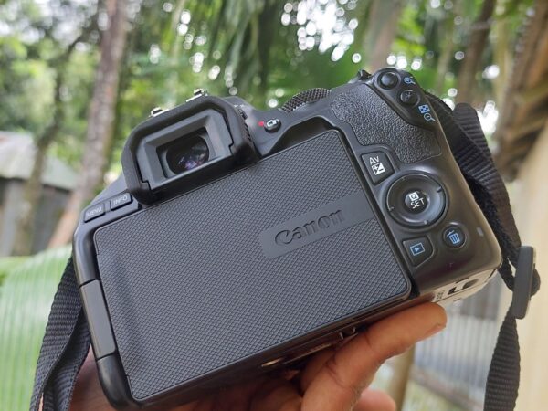 Canon 250D full fresh camera with 50mm prime lens Used for sale in Kurigram.