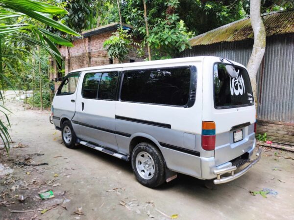 Toyota modle-2004 Microbus Used for sale at Kashinathpur in Pabna .