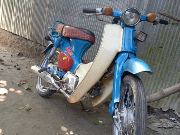 HONDA-C50 মডেল এই বাইকটা বিক্রি হবে ধাপ শিমুলবাগ বুড়িরহাট রোড রংপুর।