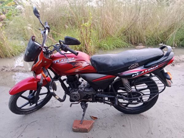 Bajaj Platina 100cc Modle Used Motorcycle For sale at Sadar Bus Stand In Shariatpur.