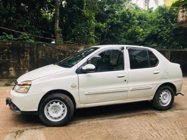 TATA INDICO 2015 model Diesel powered Used Car for Sale in Satkhira