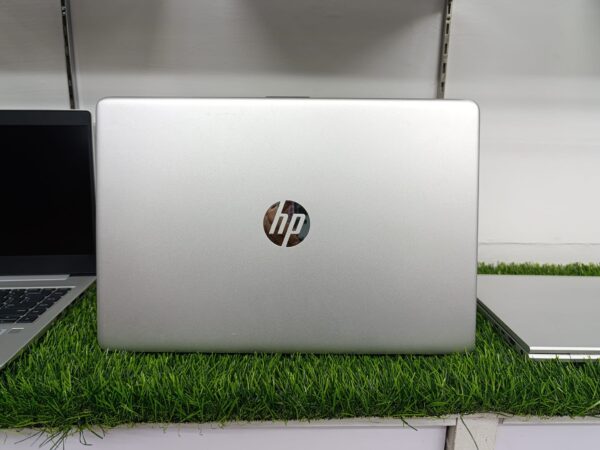 Hp EliteBook 840 G6 Grade A Core i5-8gen 8/256 Modal Laptop Sale in Elephant road, Dhaka .