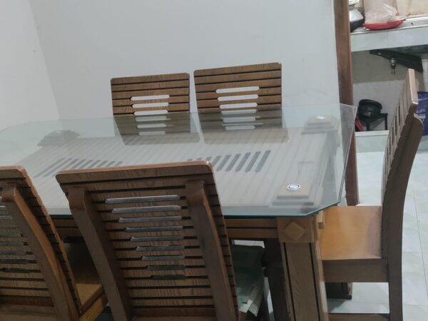 Daining Table Used For sale at Shewrapara in Dhaka.