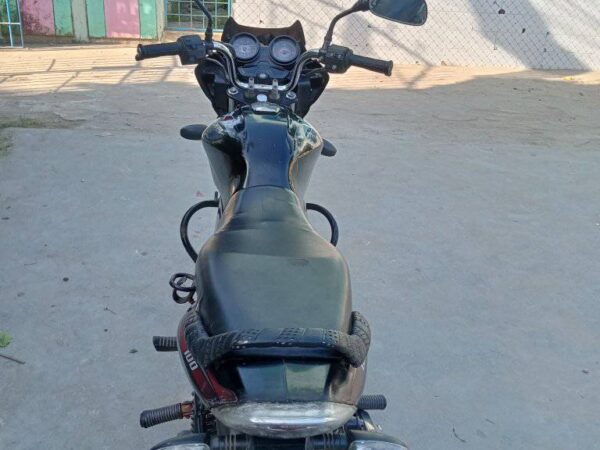 Discover 100 CC on test Used Motorcycle Sale For at Bhairav ​​Bus Stand In Dhaka.