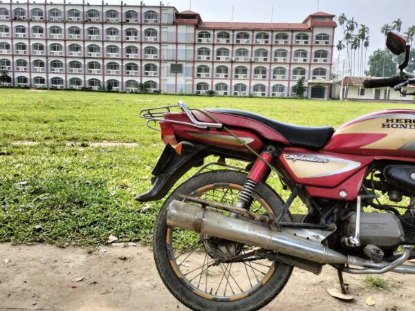 হিরো হোন্ডা স্প্লেন্ডার প্লাস মটরসাইকেলটি বিক্রি করা হবে কালিগঞ্জ থানা, লালমনিরহাট।