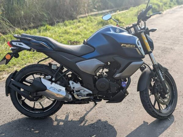 Yamaha Fzs V3 Motorcycle For Sale at Power House Mor in Khulna