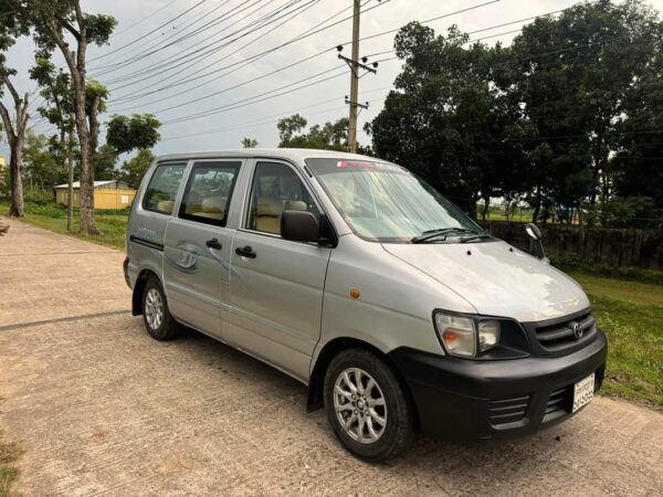 Toyota Noah GL 5Door 2005 Car For Sale at Sreemangal Moulvibazar in Sylhet.