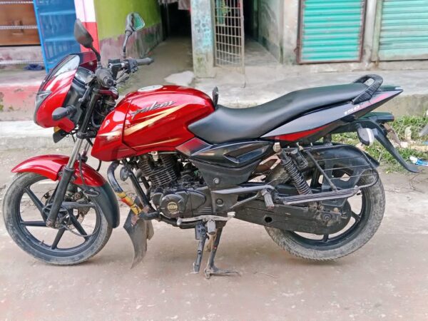 Bajaj Pulsar 150cc Motorcycle For Sale at Patuakhali in Barishal.