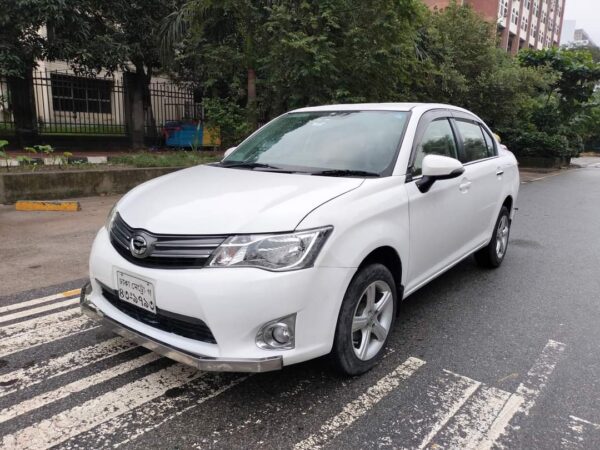 Toyota Axio X 2014 Car For Sale at South Kallyanpur Eastern Housing Project in Dhaka.