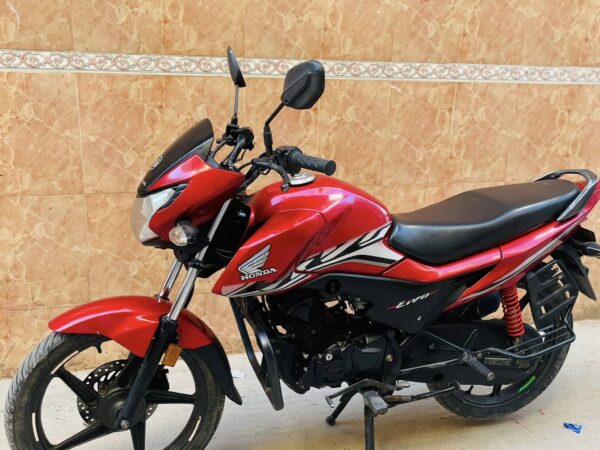 Honda Livo 110cc Modal Used Motorcycle Sale at Madhyabadda Boubazar,(Baishakhi Samari Road) In Dhaka