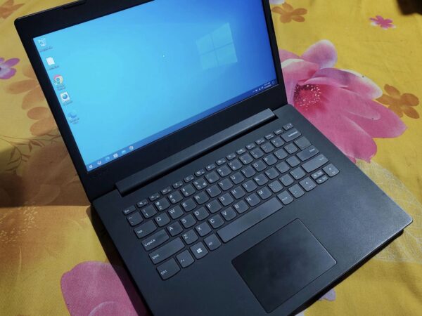 Lenovo core i3 7th Gen Used Laptop Sale In North Badda, Dhaka.