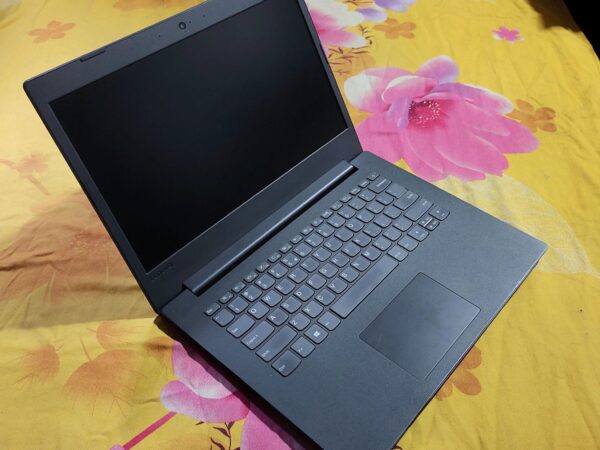 Lenovo core i3 7th Gen Used Laptop Sale In North Badda, Dhaka.