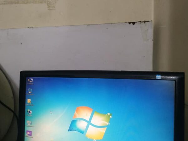 19 inchi samsung monitor for sell In dhaka mirpur 11.