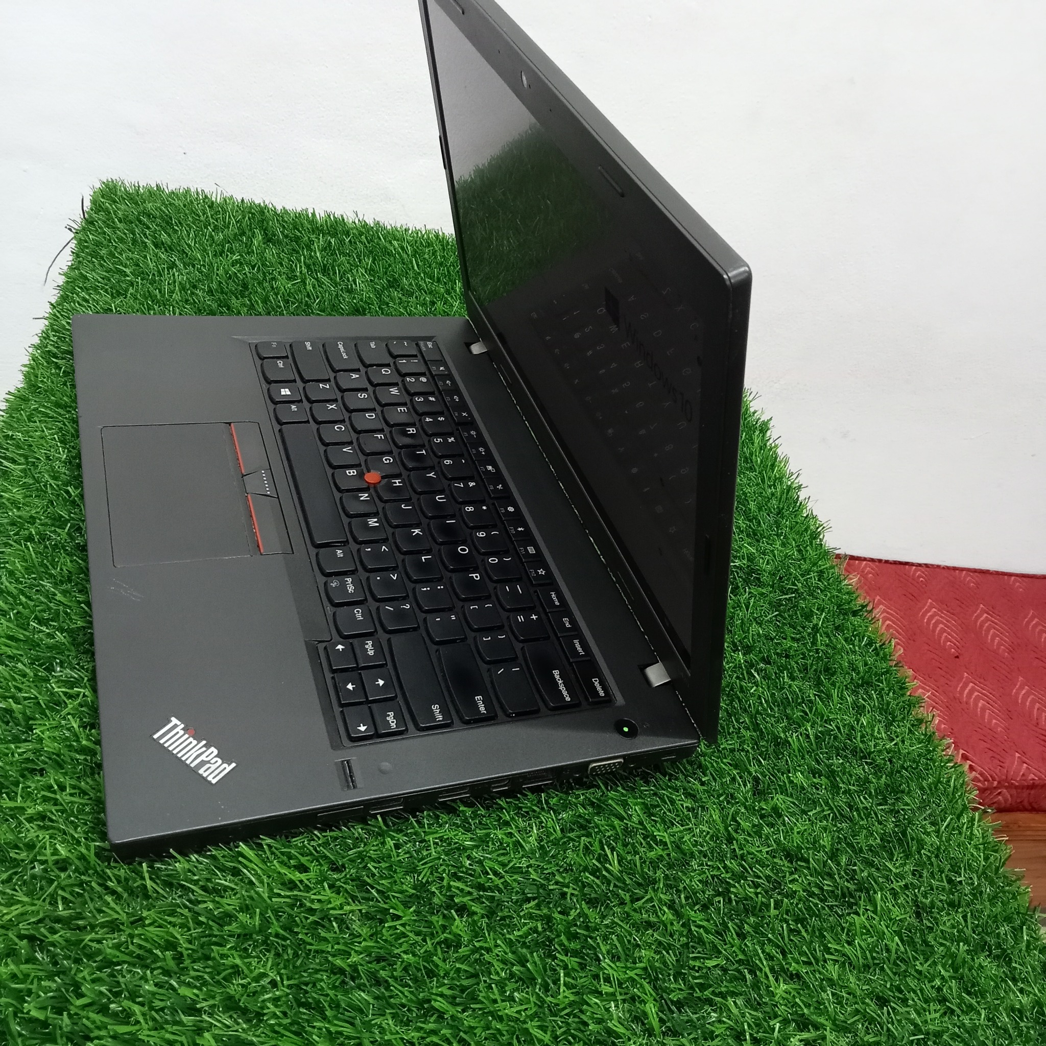 Lenovo Thinkpad T460s Intel Core i5-6th gen 8GB RAM For Sale In Das Bakeri Mor, Gaibandha.