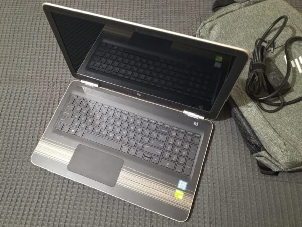 Hp Laptop For Sale at Dhanmodi in Dhaka