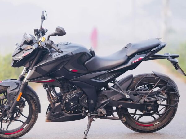 Bajaj Pulsar N160 Motorcycle For Sale at Brahmanbaria in Chattogram.