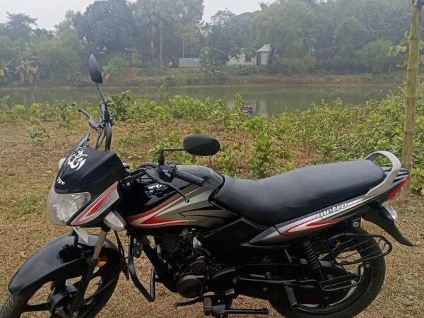 TVS Metro 100cc Motorcycle For Sale at Five Road Mor Valuka in Mymensingh.