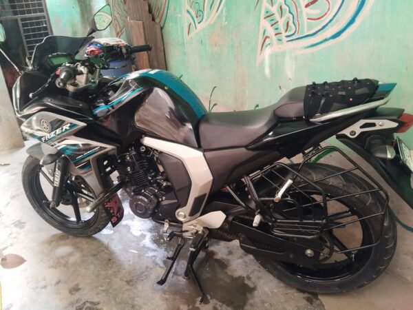 Yamaha Fazer Version 2 Motorcycle For Sale at Kakrail in Dhaka.