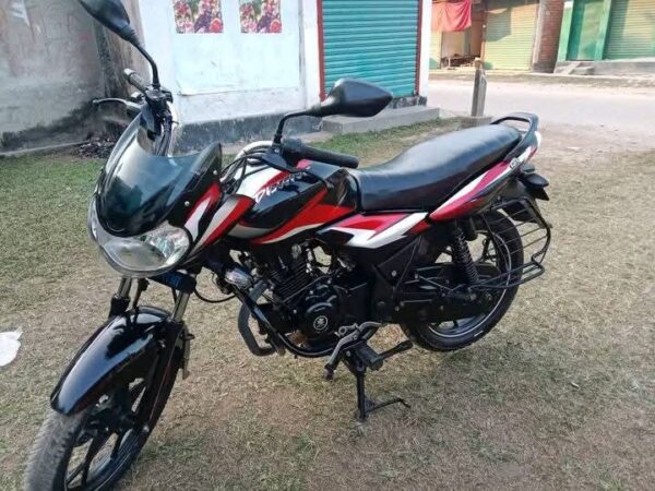 Bajaj Discover 125cc Motorcycle For Sale at Goala Bazar, Osmani Nagor in Sylhet.