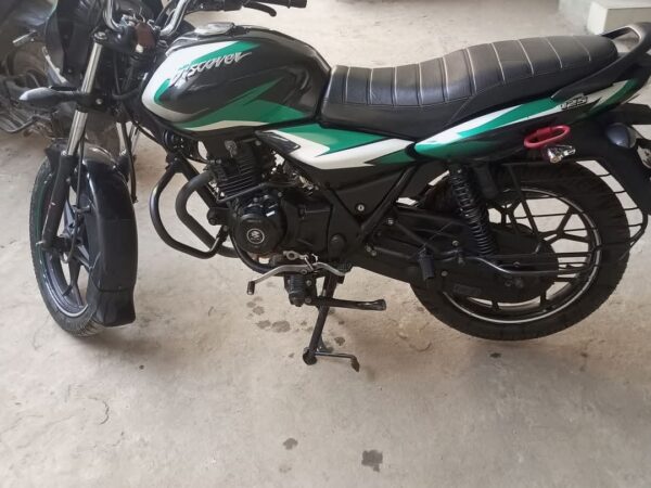 Bajaj Discover 125cc Motorcycle For Sale at Gulshan, Baridhara, Notun Bazar in Dhaka.