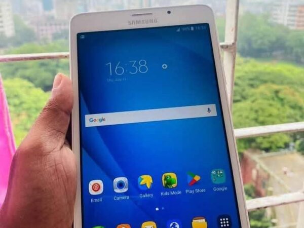 Samsung Galaxy j max Modle Used Tab Sale at new market city complex In Dhaka.