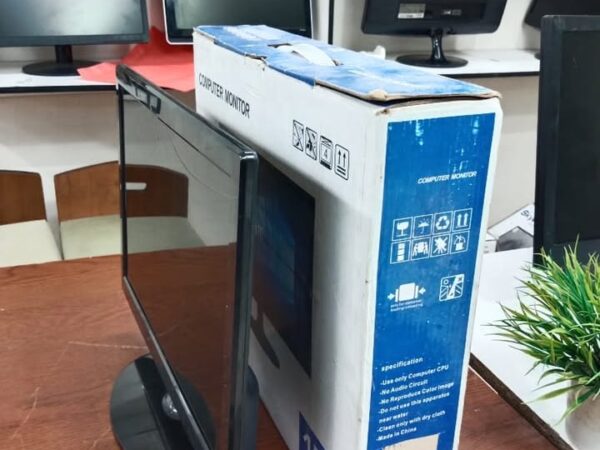 15.4 Inc Size Computer Monitor Used For Sale In Racecourse Comilla.