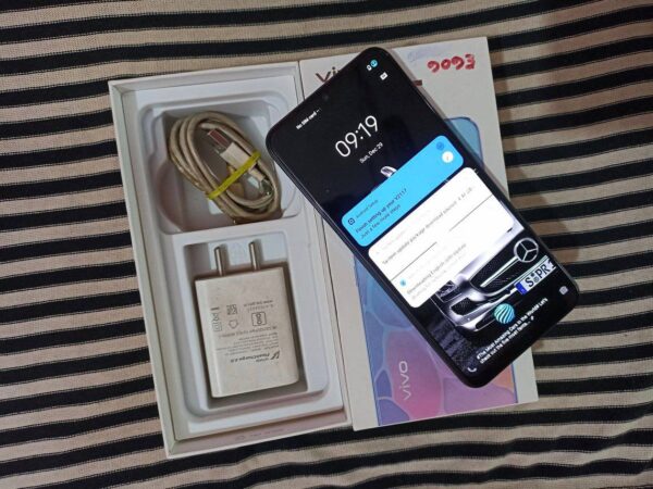 Vivo Y75 Ram/Rom 8/128 GB Modal Used mobile Phone Sale In Dinajpur Sador.