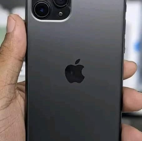 I phone 11pro 4/256GB Modal Used Mobile Phone Sale In Lalmonirhat/Rangpur.