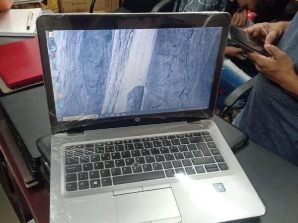 Hp i5 6th gen processor RAM 8GB SDD 256GB Modal Used Laptop Sale In Jaleshwaritala, Bogra Sadar.