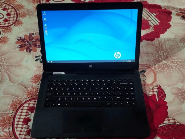 Hp Core i3 7 Gen Laptop For Sale at Uttar Badda in Dhaka.