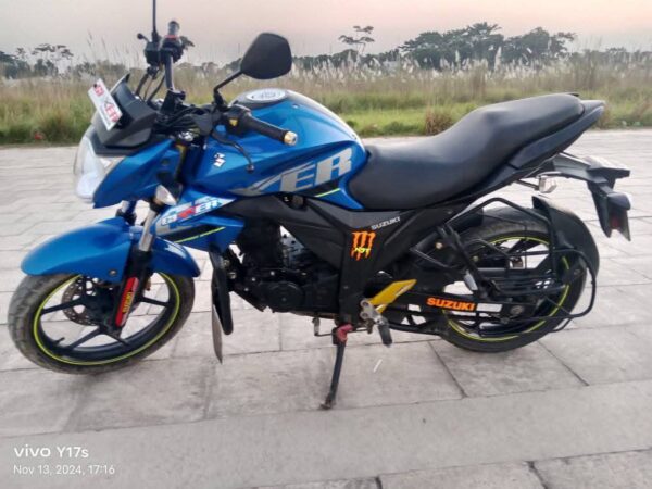 Suzuki Gixxer 150cc Motorcycle For Sale at Shibchar, Madaripur in Dhaka.