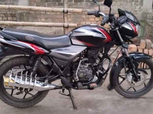 Bajaj Discover 125cc Motorcycle For Sale at Dumuria in Khulna.