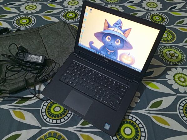 Dell Vostro 14 Core i3 7 Gen Laptop For Sale at Karwan Bazar in Dhaka.