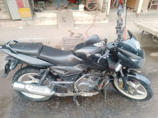 Bajaj Pulser 150cc Motorcycle For Sale at Jatrabari in Dhaka.