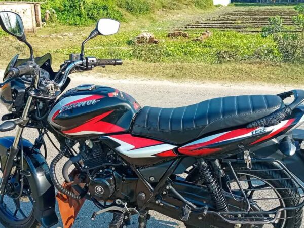 Bajaj Discover 125cc Motorcycle For Sale at Sadar in Mymensingh.