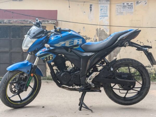 Suzuki Gixxer Double Disc Motorcycle For Sale at Uttara Abdullahpur in Dhaka.