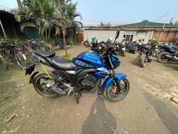 Suzuki Gixxer Monotone DD Motorcycle For Sale at Chowrasta Gazipur in Dhaka.