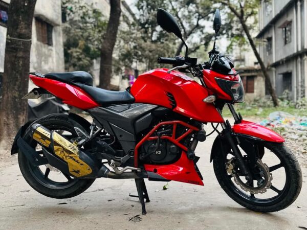 TVS Apache 4V Double Disc 2020 Motorcycle For Sale at Jatrabari in Dhaka.