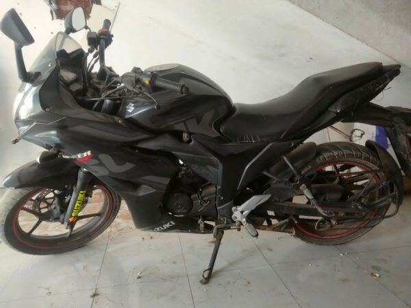 Suzuki Gixxer SF 2017 Motorcycle For Sale at Faridpur, Alipur in Dhaka.