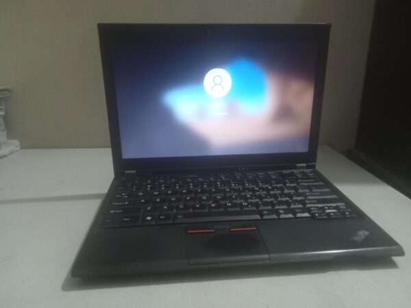 Lenovo Intel core i5 2nd gen @2.40GHz 4GB RAM Modal Used laptop Sale In Middle badda Gulshan, Dhaka.