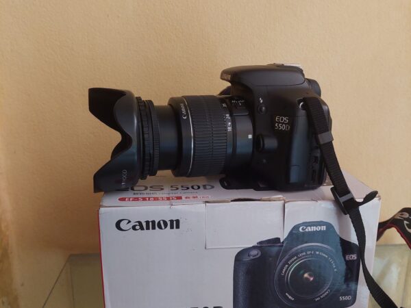 Canon 550D with 18-55mm lens full fresh box condition Camera Used For Sale In Kurigrum.