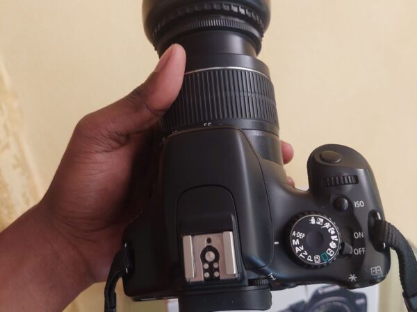 Canon 550D with 18-55mm lens full fresh box condition Camera Used For Sale In Kurigrum.