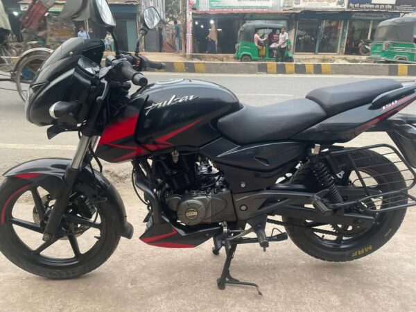 Bajaj Pulsar Dubble Disc 150cc Motorcycle For Sale at Tutpara in Khulna.