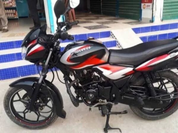 Bajaj Discover 125cc CBS Motorcycle For Sale at Nabiganj, Habiganj in Sylhet.